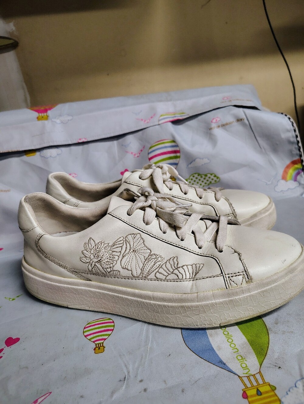 Kizik Vegas Floral Sneakers Mens 8.5 Women's 10